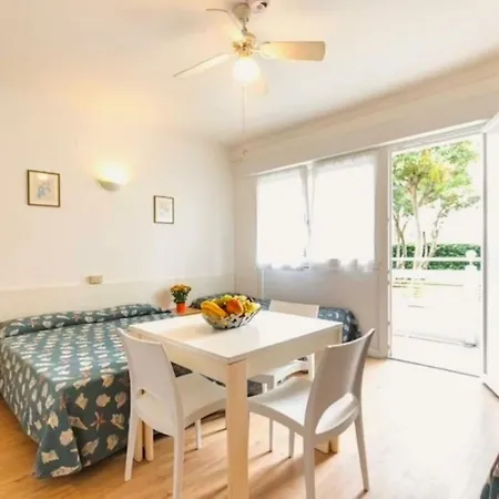 Apartment Comfortable Flat 350mt From The Sea Lignano Sabbiadoro