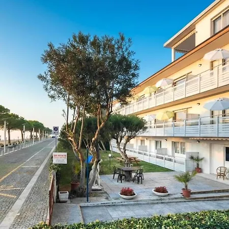 Comfortable Flat 350mt From The Sea Appartement Lignano Sabbiadoro